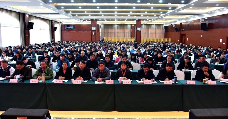 「云南教育新聞」教師教書育人該如何堅(jiān)守自己的初心？